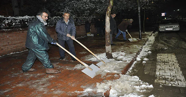 Siverek Belediyesinin Yoğun Kar Mesaisi