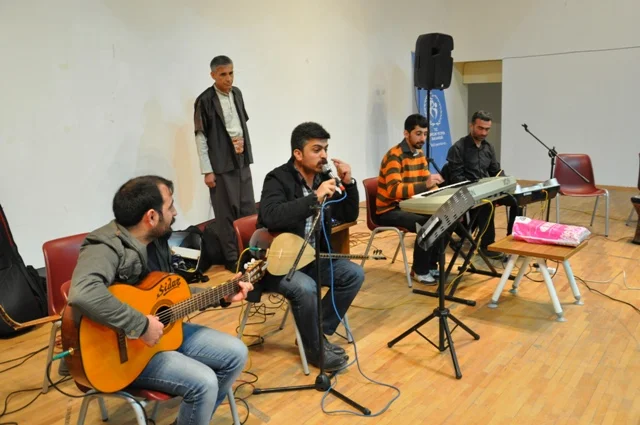 Üniversite Sınavlarına Girecek Öğrencilere Moral Konseri