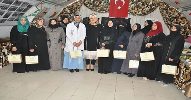 Ayşenur Ayhan Çadır Kentte