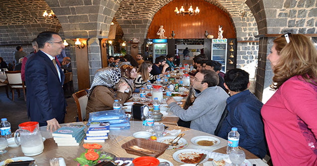 siverek-belediyesi-genc-mimar-adaylarini-misafir-etti (2)