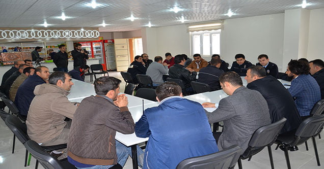 siverek-emniyeti-kahvaltida-basinla-bulustu (4)