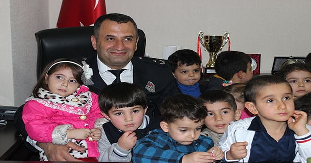 Anaokulu Öğrencilerinden Emniyet Müdürlüğüne Ziyaret