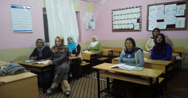 Halk Eğitim Merkezinden Bayanlara Okuma Yazma Kursu