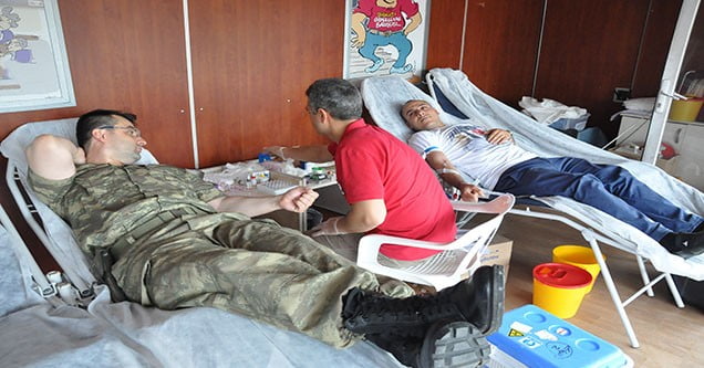 kizilay-kan-bagisi-araci-siverekte (2)