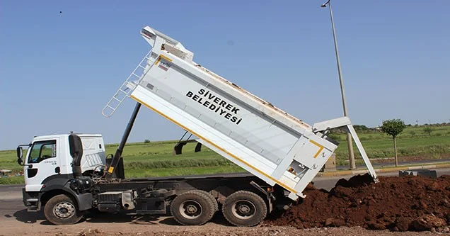 Siverek Belediyesinden Orta Refüjlerde Dev Çalışma