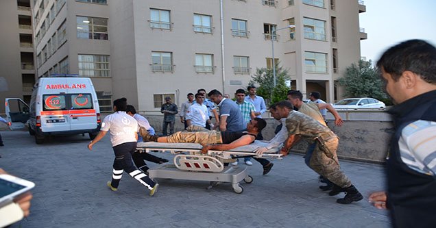 asker-tasiyan-midibus-kaza-yapti-1-sehit-cok-sayida-yarali (9)