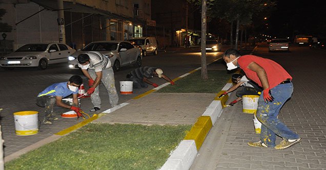 Gündüz oruç tutan işçiler gece çalışıyor