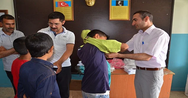 İhtiyaç Sahibi Öğrencilere Giysi Yardımı