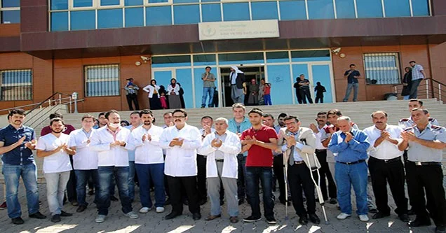 Siverek’te Sağlık Çalışanlarından Protesto