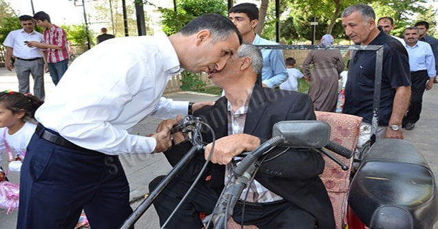 belediye-baskani-yilmaz-halka-bayramlasti (3)