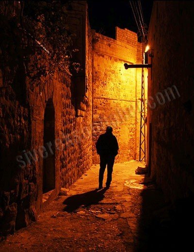 herkes-gidecek-ya-bir-safak-vakti-ya-da-gunes-batarken (2)