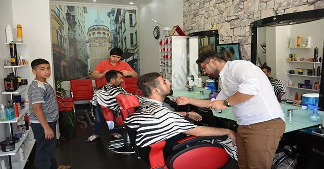 Siverekli berberlerin bayram mesaisi başladı