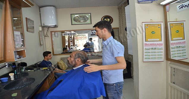 siverekli-berberlerin-bayram-mesaisi-basladi (2)