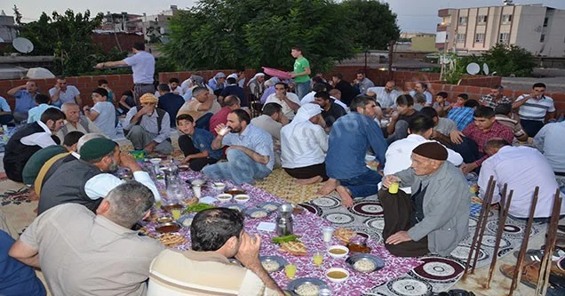Siverek’te geleneksel ev iftarları sürüyor