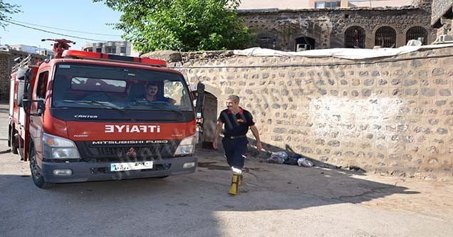 suriyelilerin-yasadigi-evde-yangin (2)