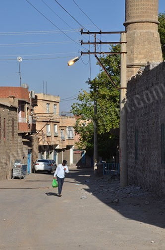 gunduz-yanan-sokak-lambalari-tepki-cekiyor (4)