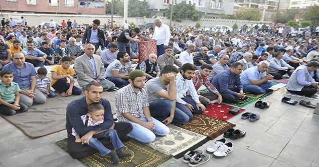 bayram-namazinda-camiler-doldu-tasti (2)