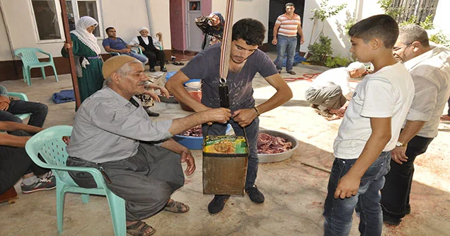 Kurbanlar kesilmeye başlandı