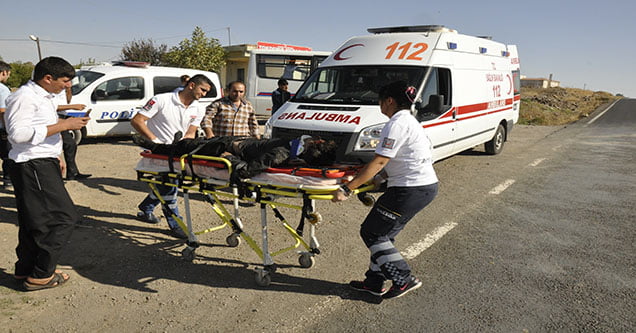 siverekte-otomobilin-carptigi-genc (4)