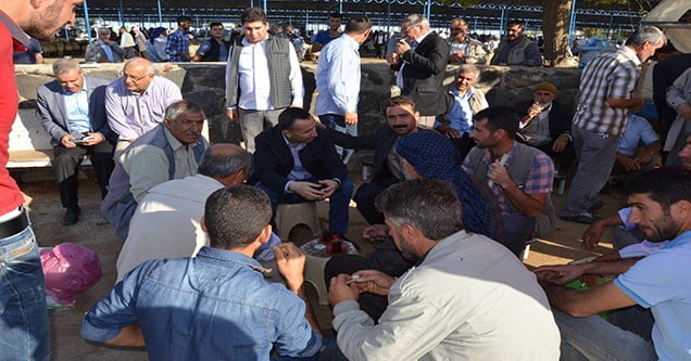 belediye-baskani-yilmaz-hayvan-pazari-esnafini-ziyaret-etti (3)