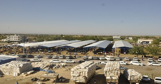 belediye-baskani-yilmaz-hayvan-pazari-esnafini-ziyaret-etti (5)