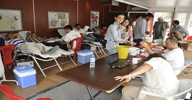 siverekte-kan-bagisina-yogun-ilgi-2 (4)