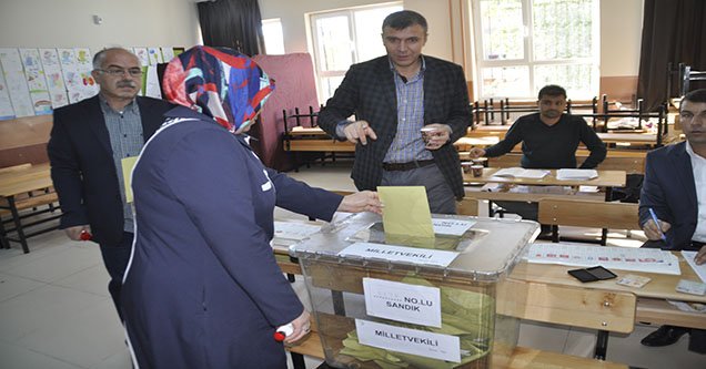 siverekte-oy-verme-islemi-basladi (2)