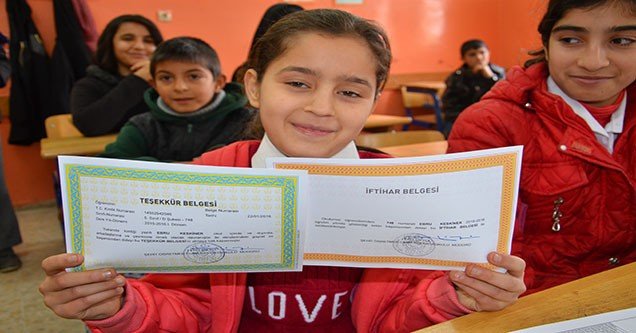 ‘İyilik Meleği’ Ebru’nun Karne Heyecanı