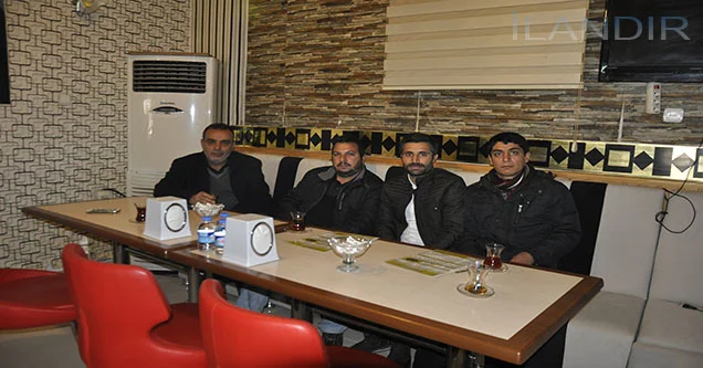 Gazeteciler Yeni Açılan Kafede Bir Araya Geldi