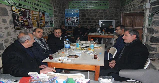 Nevanda Kurdi Yöneticileri Gazetecilerle Bir Araya Geldi