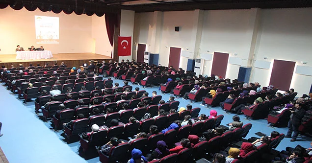 Siverek’te ‘Modern Dünyada Gençlik’ Konferansı