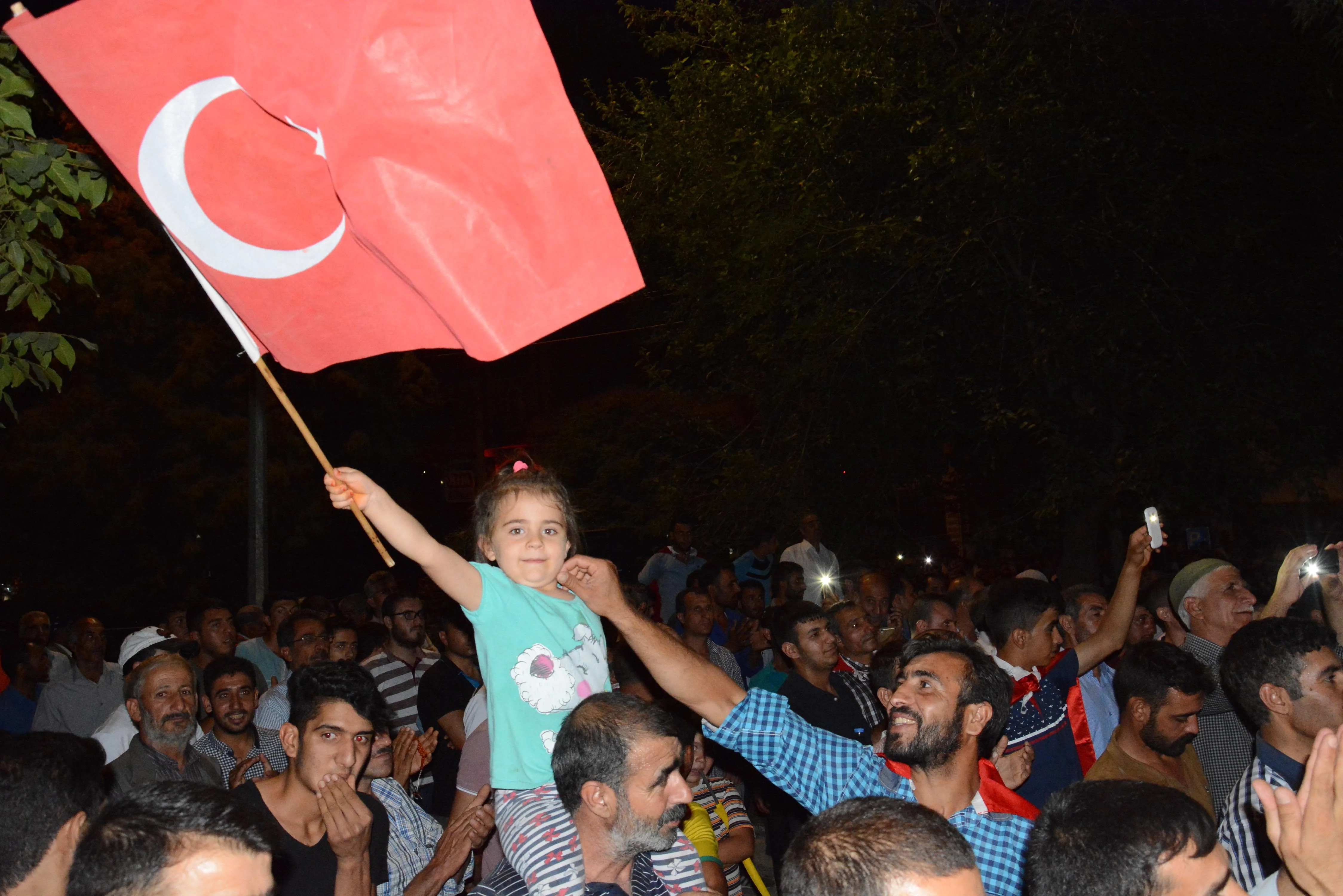 Askeri Darbe Siverek’te Lanetlendi