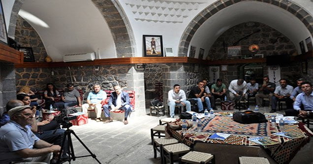 siverek-fotograf-sanatcilari-derneginde-gorev-degisimi (2)