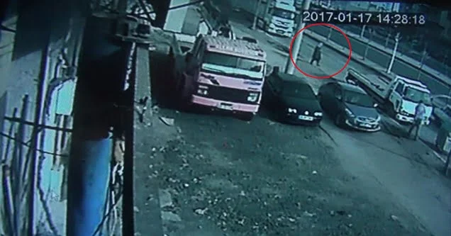 Yolun Karşısına Geçmeye Çalışan Yaşlı Adama Otomobil Çarptı
