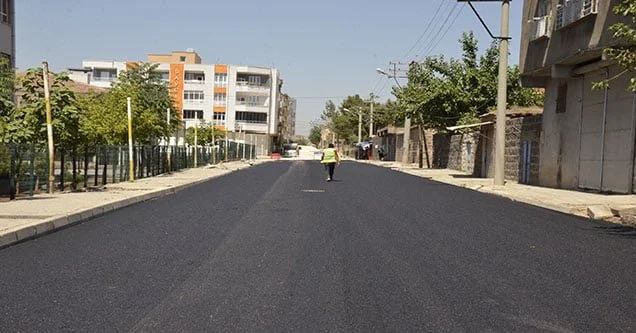 Bağlar ve Dicle’de sıcak asfalta başlandı