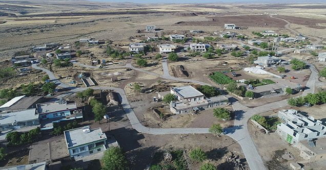 Kırsalda beton yol çalışmaları sürüyor