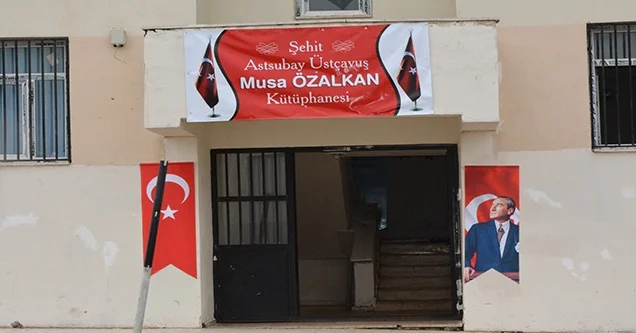 Öğretmenlerin kurduğu kütüphaneye şehidin ismi verildi