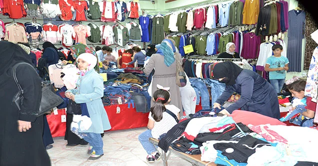 200 yetim çocuğa bayramlık elbise