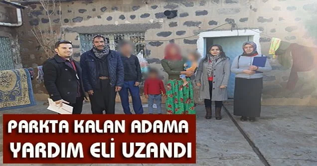 Parkta kalan adama yardım eli uzandı