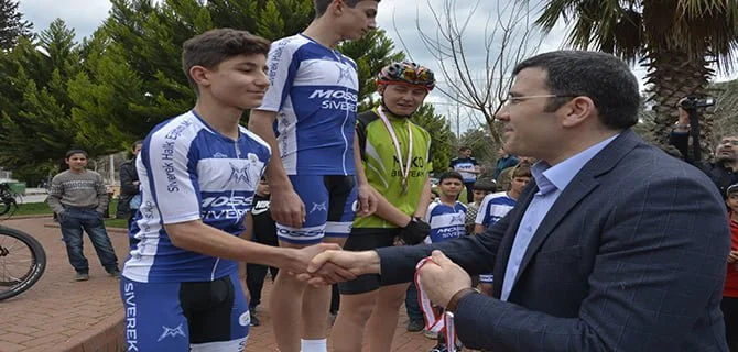 Çanakkale şehitleri anısına bisiklet yarışması düzenlendi