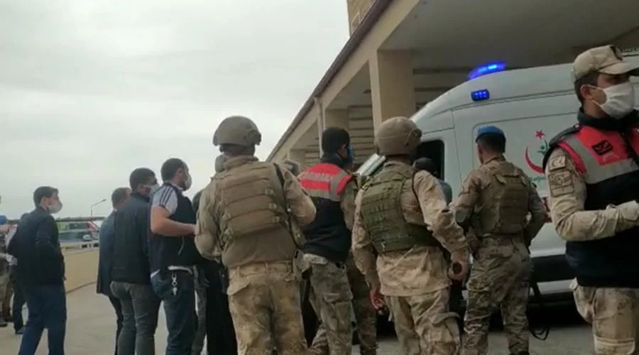 Silahlı saldırıya uğrayan 2 kişi yaralandı