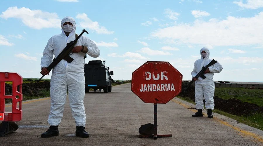 Bir mahalle daha karantinada!