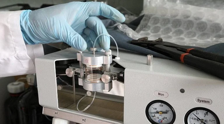 Koronavirüs elinizde 9 saat yaşayabiliyor!