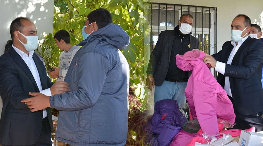 Özel çocuklara bot ve mont yardımında bulunuldu