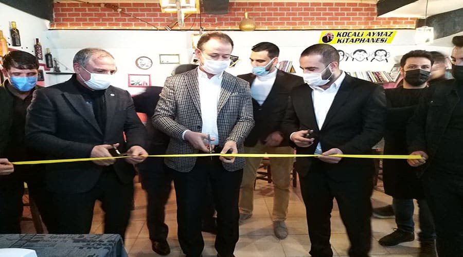 Koçali Aymaz adına kıraathanelerde kütüphaneler kuruluyor