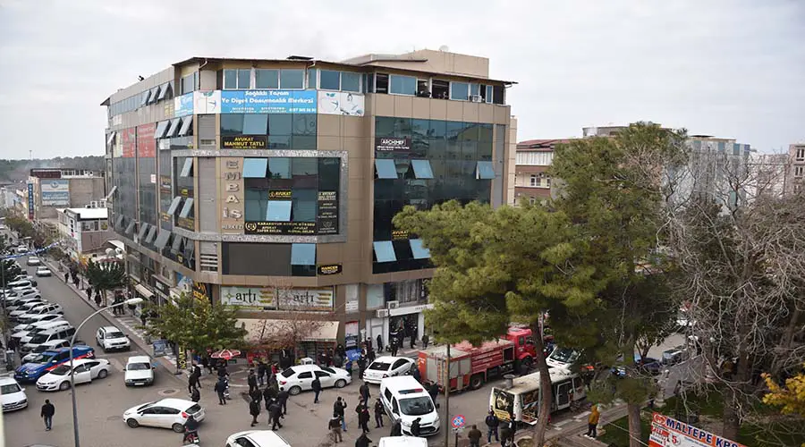 İş merkezindeki yangın paniğe neden oldu!