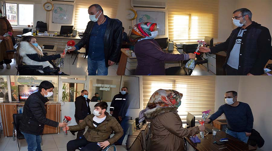 Engelliler gazetecileri unutmadı