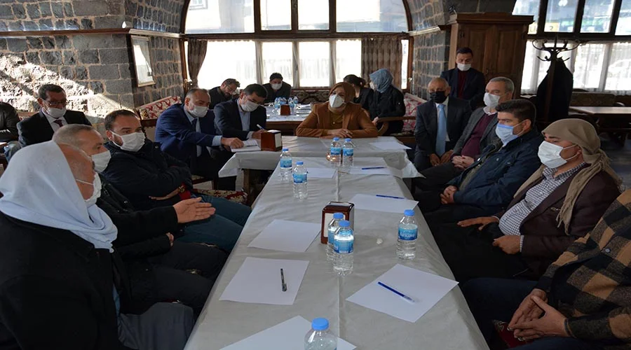 Başkan Ayşe Çakmak muhtarlarla istişare toplantılarını sürdürüyor