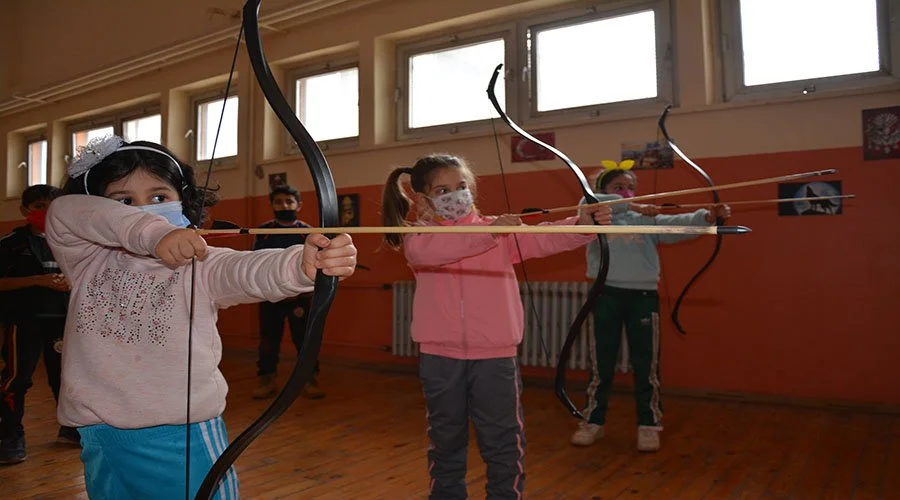 Açılan kursla ata sporu okçuluğu öğreniyorlar