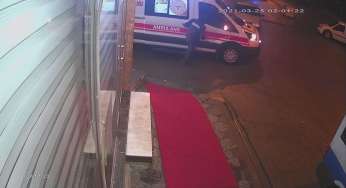 Gece saatlerinde bıçaklı kavga: 1 ölü 2 yaralı